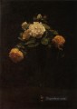 Rosas blancas y amarillas en un jarrón alto pintor de flores Henri Fantin Latour
